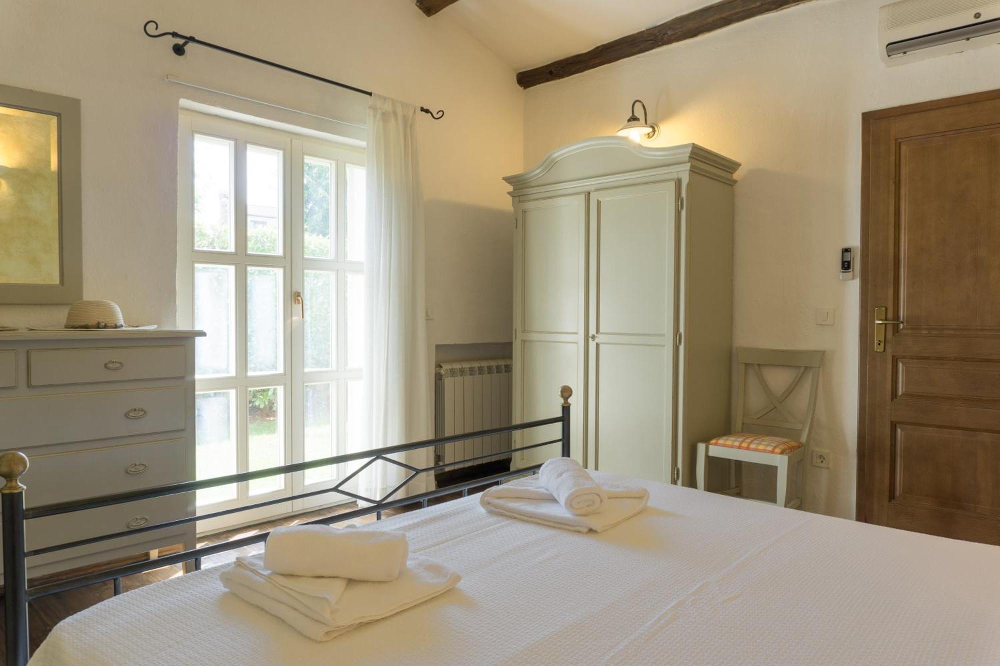 Villa Melissa - Istrisches Steinhaus Mit Pool In Guter Lage Святой Ловреч Пазенатички Экстерьер фото