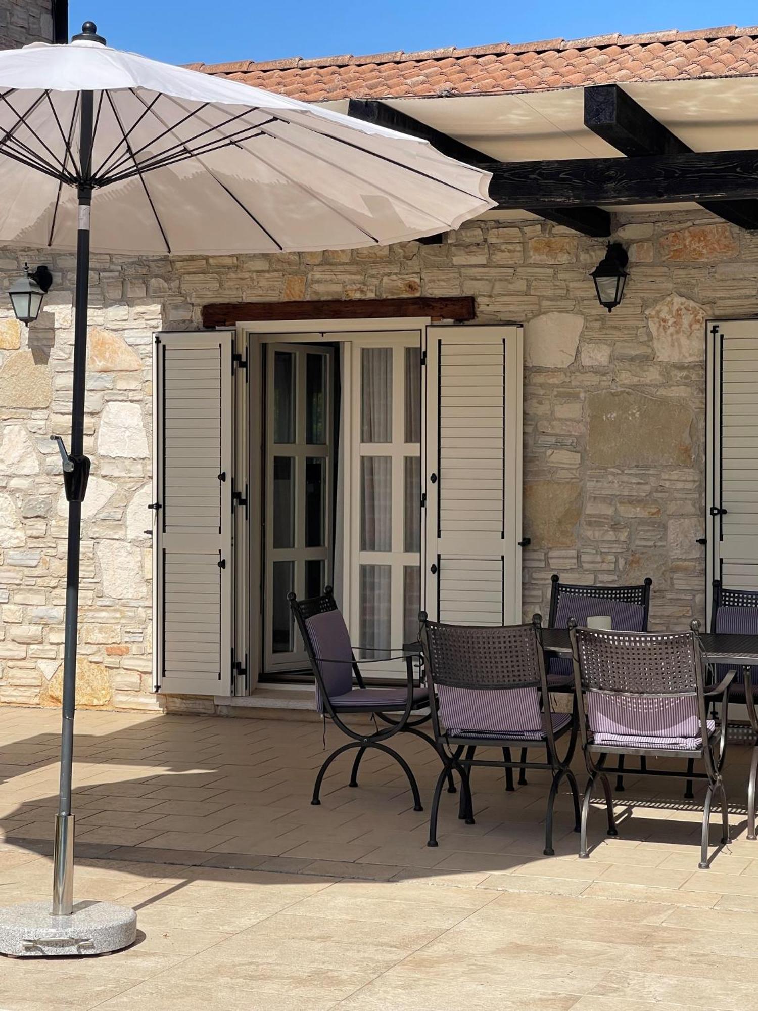 Villa Melissa - Istrisches Steinhaus Mit Pool In Guter Lage Святой Ловреч Пазенатички Экстерьер фото