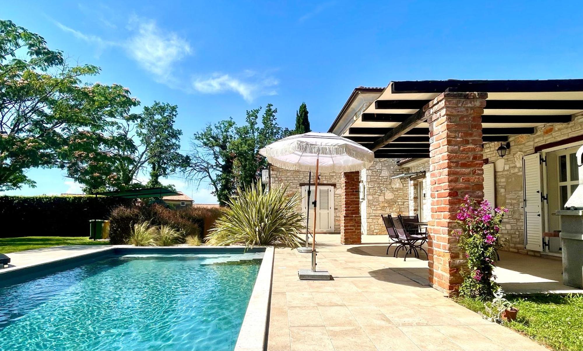 Villa Melissa - Istrisches Steinhaus Mit Pool In Guter Lage Святой Ловреч Пазенатички Экстерьер фото